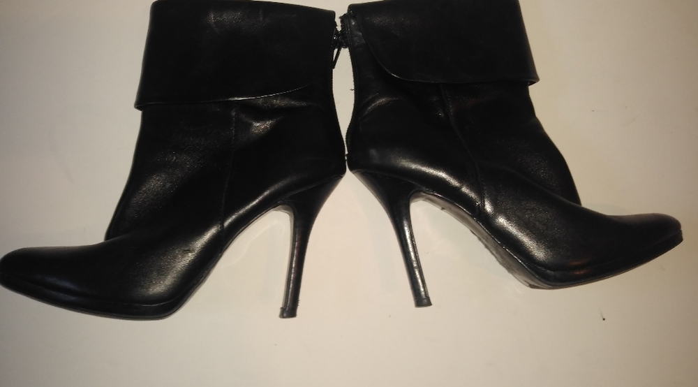 Designer Boots - Picture 2 of 3